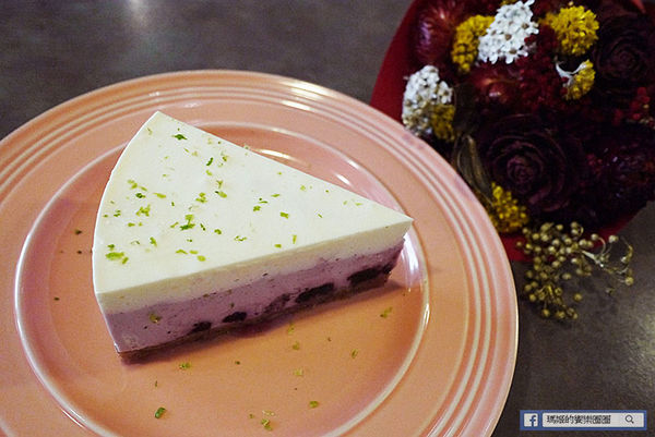 由你咖啡：◆台北松山。捷運南京三民【由你咖啡】滿室綠意～充滿文青風的咖啡館。南京三民下午茶。不限時有WIFI的咖啡館。友善寵物咖啡店