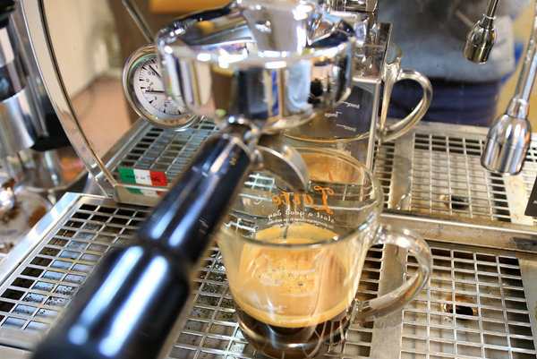 龍寶咖啡 (8).JPG