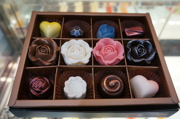 華侖婷娜:華侖婷娜-讓男孩們不用再為情人節想破頭的造型巧克力禮盒(維尼/迪士尼/蛋黃哥)