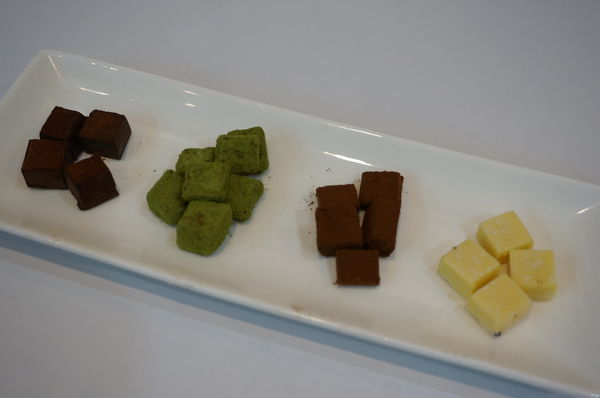 華侖婷娜:華侖婷娜-讓男孩們不用再為情人節想破頭的造型巧克力禮盒(維尼/迪士尼/蛋黃哥)