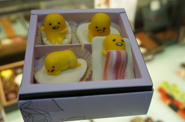 華侖婷娜:華侖婷娜-讓男孩們不用再為情人節想破頭的造型巧克力禮盒(維尼/迪士尼/蛋黃哥)