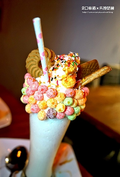 2口串酒 x 失控奶昔：【愛評網口碑體驗】到底有多失控, 你來喝喝看就知道!! ✿✿ 2口串酒 x 失控奶昔 ✿✿ (附菜單)