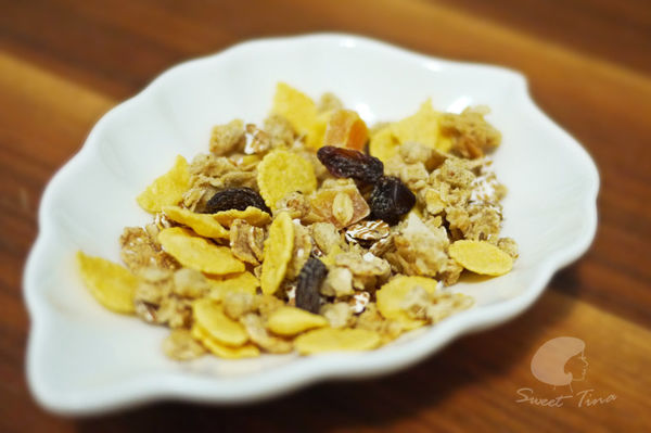 波蘭-Sante水果麥片3.jpg