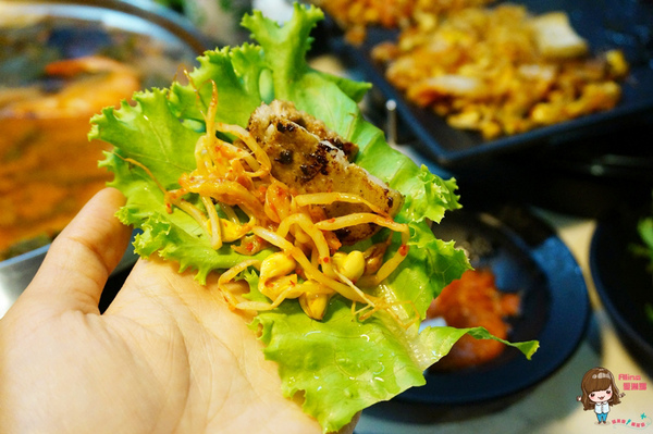 八色烤肉：【食記】台北東區 八色烤肉一號店 正宗韓國八色豬五花韓式烤肉 泡菜海鮮辣湯 起司炒飯好滿足