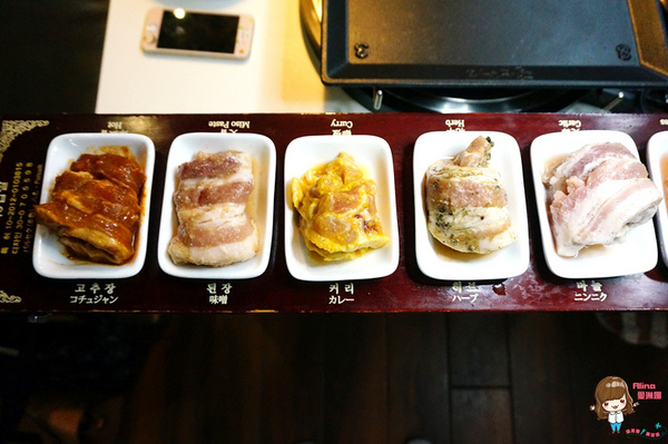 八色烤肉：【食記】台北東區 八色烤肉一號店 正宗韓國八色豬五花韓式烤肉 泡菜海鮮辣湯 起司炒飯好滿足