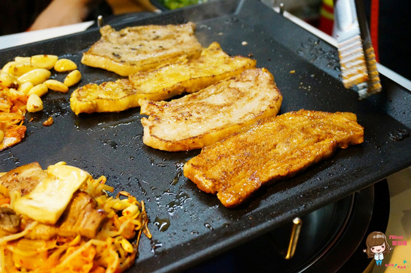 八色烤肉：【食記】台北東區 八色烤肉一號店 正宗韓國八色豬五花韓式烤肉 泡菜海鮮辣湯 起司炒飯好滿足