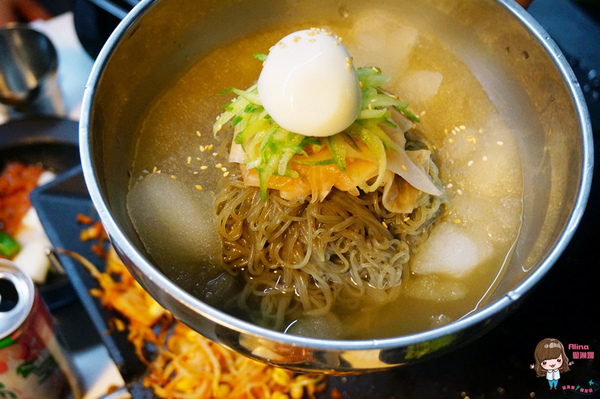 八色烤肉：【食記】台北東區 八色烤肉一號店 正宗韓國八色豬五花韓式烤肉 泡菜海鮮辣湯 起司炒飯好滿足