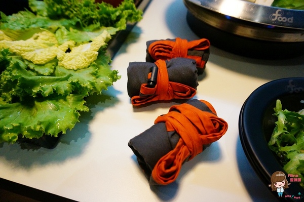 八色烤肉：【食記】台北東區 八色烤肉一號店 正宗韓國八色豬五花韓式烤肉 泡菜海鮮辣湯 起司炒飯好滿足