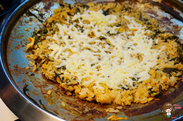 八色烤肉：【食記】台北東區 八色烤肉一號店 正宗韓國八色豬五花韓式烤肉 泡菜海鮮辣湯 起司炒飯好滿足