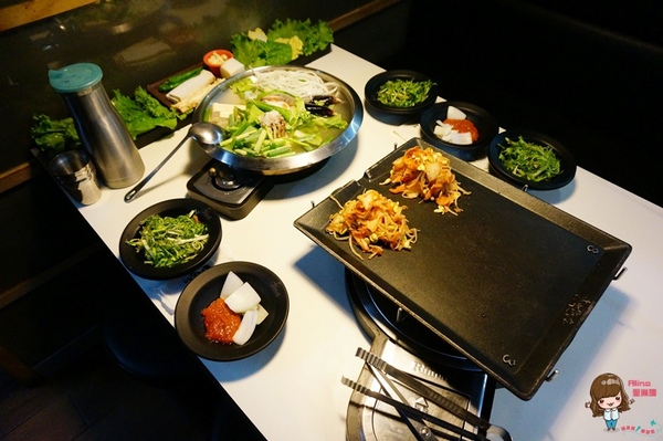 八色烤肉：【食記】台北東區 八色烤肉一號店 正宗韓國八色豬五花韓式烤肉 泡菜海鮮辣湯 起司炒飯好滿足