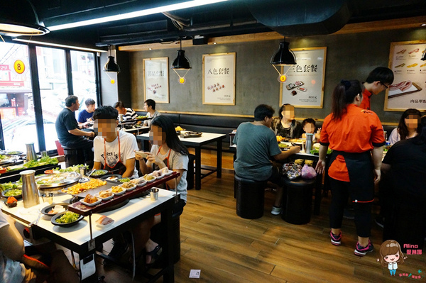 八色烤肉：【食記】台北東區 八色烤肉一號店 正宗韓國八色豬五花韓式烤肉 泡菜海鮮辣湯 起司炒飯好滿足