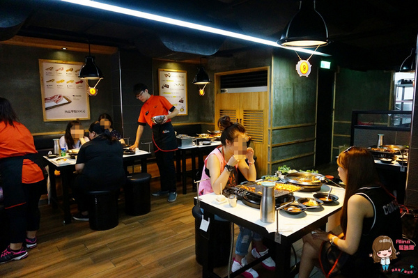 八色烤肉：【食記】台北東區 八色烤肉一號店 正宗韓國八色豬五花韓式烤肉 泡菜海鮮辣湯 起司炒飯好滿足