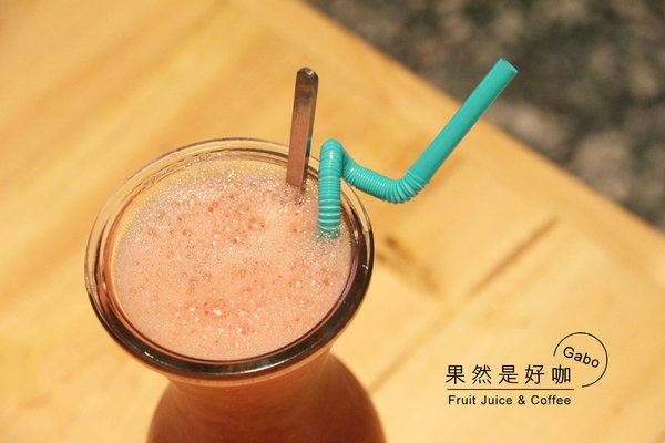 果然是好咖:【台南】果然是好咖──不會很素的平價蔬食早午餐,還有販售可愛冰淇淋哦!