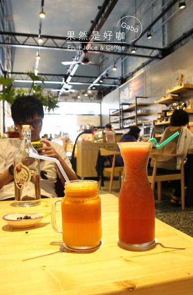 果然是好咖:【台南】果然是好咖──不會很素的平價蔬食早午餐,還有販售可愛冰淇淋哦!