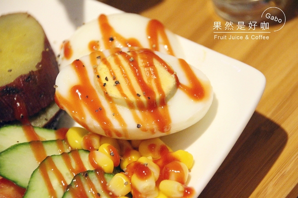 果然是好咖:【台南】果然是好咖──不會很素的平價蔬食早午餐,還有販售可愛冰淇淋哦!