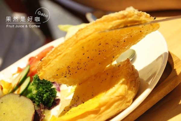 果然是好咖:【台南】果然是好咖──不會很素的平價蔬食早午餐,還有販售可愛冰淇淋哦!