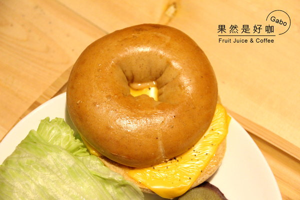 果然是好咖:【台南】果然是好咖──不會很素的平價蔬食早午餐,還有販售可愛冰淇淋哦!