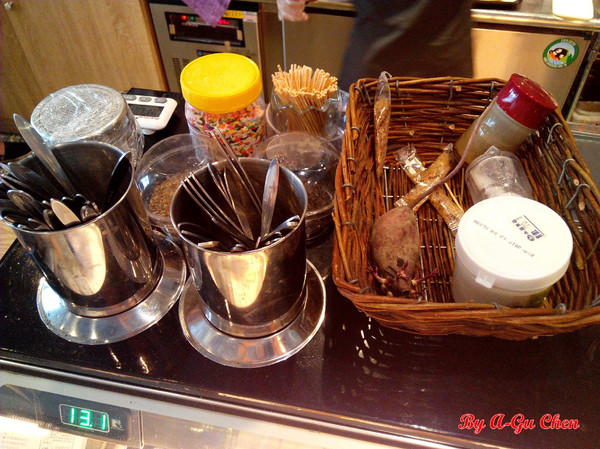 果然是好咖:☆口碑券No.12☆【臺南Ω中西區】果然是好咖。在復古輕工業風裝潢設計的環境中,享用舒適輕食早午餐