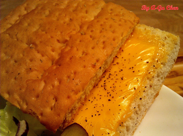 果然是好咖:☆口碑券No.12☆【臺南Ω中西區】果然是好咖。在復古輕工業風裝潢設計的環境中,享用舒適輕食早午餐