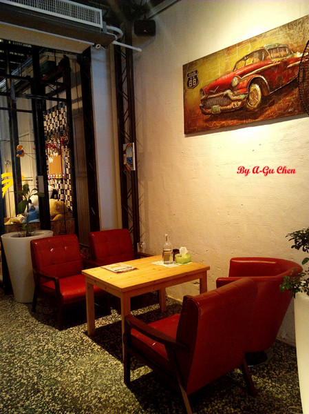 果然是好咖:☆口碑券No.12☆【臺南Ω中西區】果然是好咖。在復古輕工業風裝潢設計的環境中,享用舒適輕食早午餐