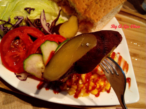 果然是好咖:☆口碑券No.12☆【臺南Ω中西區】果然是好咖。在復古輕工業風裝潢設計的環境中,享用舒適輕食早午餐