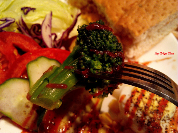 果然是好咖:☆口碑券No.12☆【臺南Ω中西區】果然是好咖。在復古輕工業風裝潢設計的環境中,享用舒適輕食早午餐