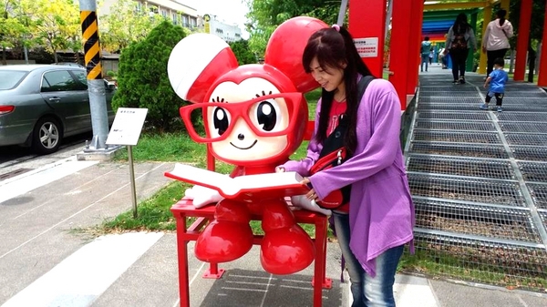 新營美術園區：【台南景點】不二良童年狂想曲~小鼠的戶外學堂~色彩繽紛的異想世界