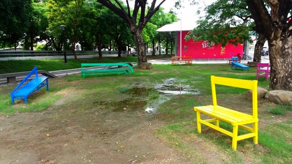 新營美術園區：【台南景點】不二良童年狂想曲~小鼠的戶外學堂~色彩繽紛的異想世界