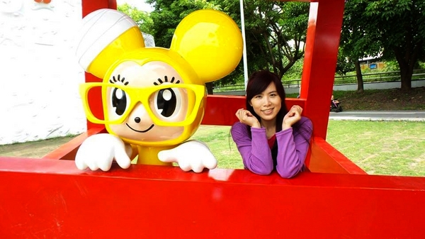 新營美術園區：【台南景點】不二良童年狂想曲~小鼠的戶外學堂~色彩繽紛的異想世界