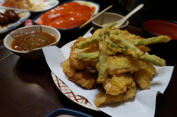 三味食堂日式料理：三味食堂-巨無霸鮭魚讓人嚇嚇叫