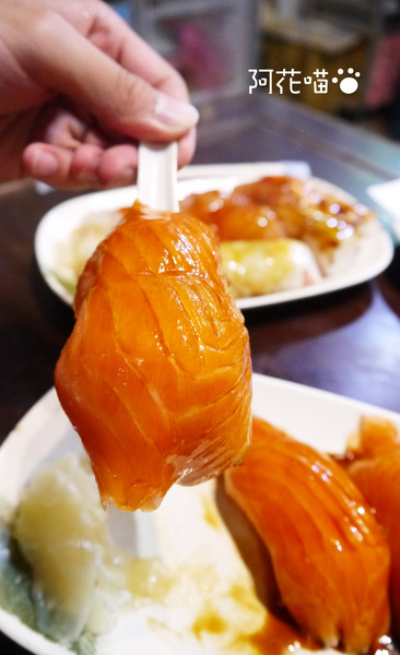 三味食堂日式料理：【西門│日式】老闆，你的生魚片到底為什麼會切這麼大塊？又大又厚鮭魚生魚片『三味食堂』