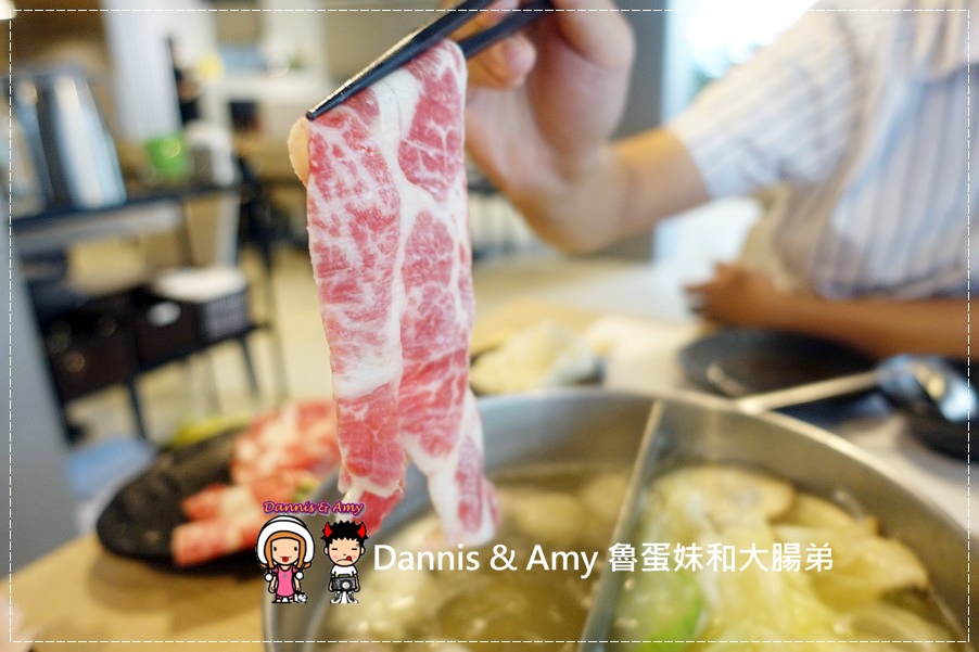 20160811《國父紀念館捷運美食 》大初涮涮鍋SHABU SHABU 好吃prime等級牛肉x新鮮海鮮x昆布火鍋︱ ~附貪吃影片 (42).jpg
