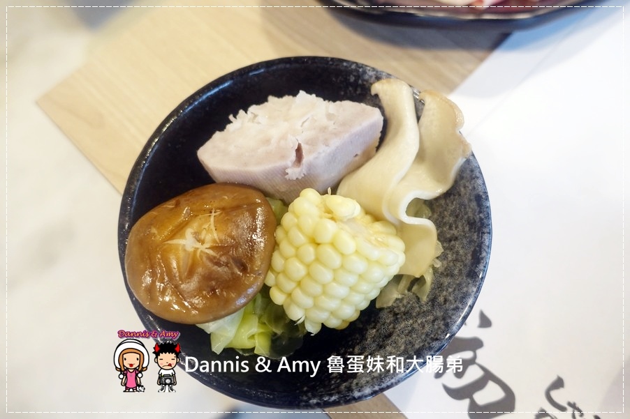 20160811《國父紀念館捷運美食 》大初涮涮鍋SHABU SHABU 好吃prime等級牛肉x新鮮海鮮x昆布火鍋︱ ~附貪吃影片 (49).jpg
