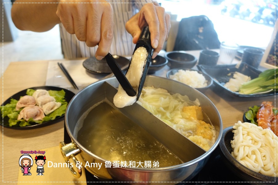 20160811《國父紀念館捷運美食 》大初涮涮鍋SHABU SHABU 好吃prime等級牛肉x新鮮海鮮x昆布火鍋︱ ~附貪吃影片 (36).jpg