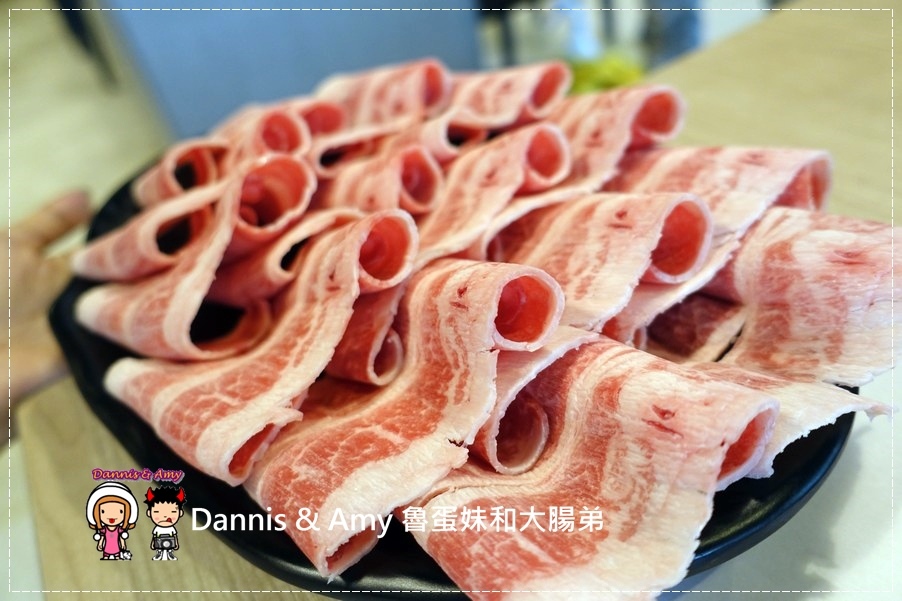 20160811《國父紀念館捷運美食 》大初涮涮鍋SHABU SHABU 好吃prime等級牛肉x新鮮海鮮x昆布火鍋︱ ~附貪吃影片 (39).jpg