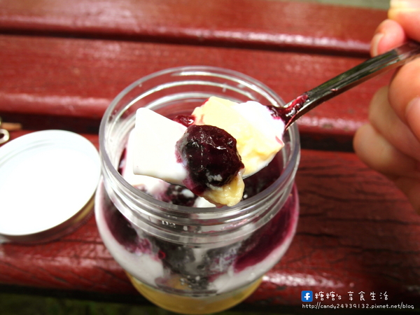 哞福利:〖台中│美食〗哞福利 ❤ 台中法式甜點販賣機登場!!於7/25在台中新光三越百貨開幕囉!!超"哞"罐罐慕斯蛋糕、奶酪及QQ莓果茶,一起罐爆你的味蕾!!