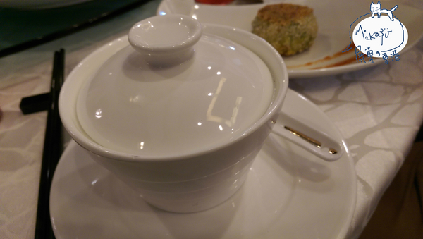 佳珍海產餐廳: 【屏東/食﹡東港】 新鮮直送的海海人生.超鮮黑鮪魚、魚翅看的見.佳珍海產餐廳