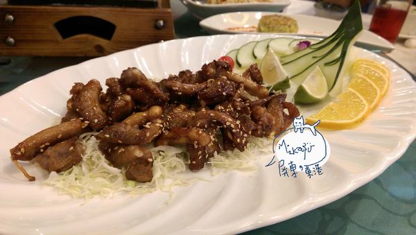 佳珍海產餐廳: 【屏東/食﹡東港】 新鮮直送的海海人生.超鮮黑鮪魚、魚翅看的見.佳珍海產餐廳