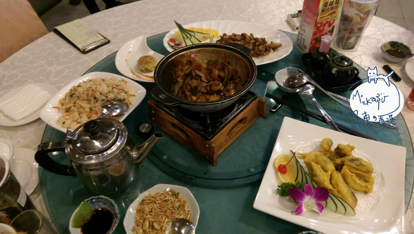 佳珍海產餐廳: 【屏東/食﹡東港】 新鮮直送的海海人生.超鮮黑鮪魚、魚翅看的見.佳珍海產餐廳