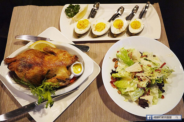 享食光餐酒館：◆新北淡水。捷運淡水站【享食光餐酒館】巨無霸戰斧牛排要你吃不完兜著走！淡水餐酒館。淡大周邊美食。淡江大學美食。平價義麵。燉飯