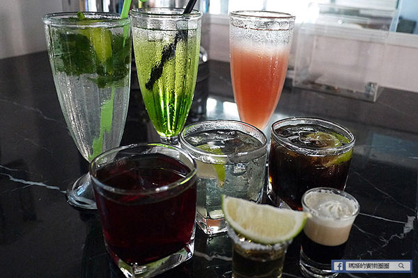 享食光餐酒館：◆新北淡水。捷運淡水站【享食光餐酒館】巨無霸戰斧牛排要你吃不完兜著走！淡水餐酒館。淡大周邊美食。淡江大學美食。平價義麵。燉飯