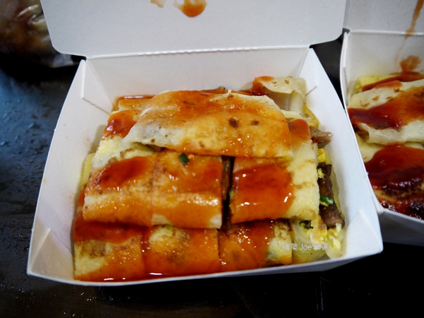 三喜蛋餅((原阿Q蛋餅)):隱身一中商圈古早味早餐,一天的活力就由這份量十足的蛋餅展開吧。