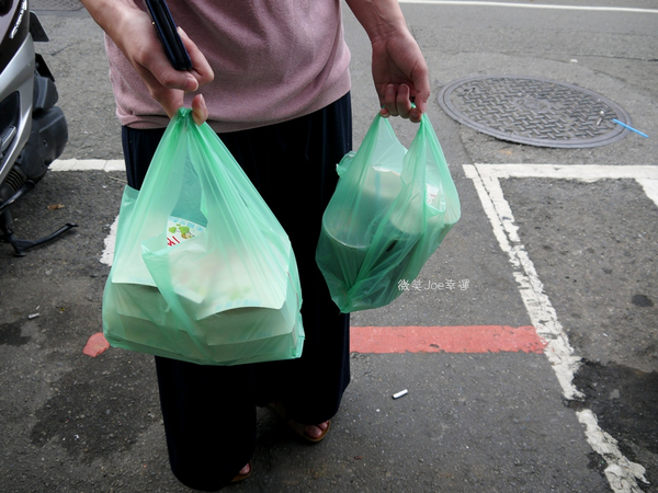 三喜蛋餅((原阿Q蛋餅)):隱身一中商圈古早味早餐,一天的活力就由這份量十足的蛋餅展開吧。