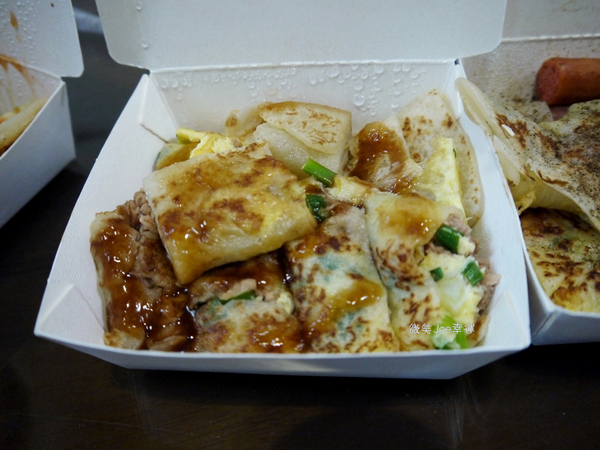 三喜蛋餅((原阿Q蛋餅)):隱身一中商圈古早味早餐,一天的活力就由這份量十足的蛋餅展開吧。