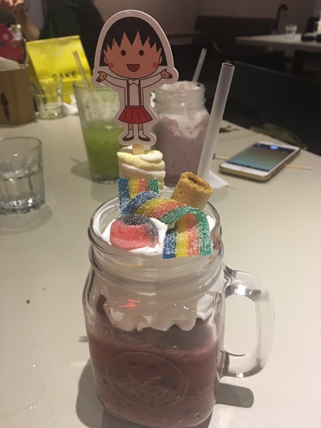 櫻桃小丸子主題餐廳：[捷運市政府站美食]很吸晴的「櫻桃小丸子主題餐廳ちびまる子ちゃん KITCHEN」一起與櫻桃小丸子來同樂享宴