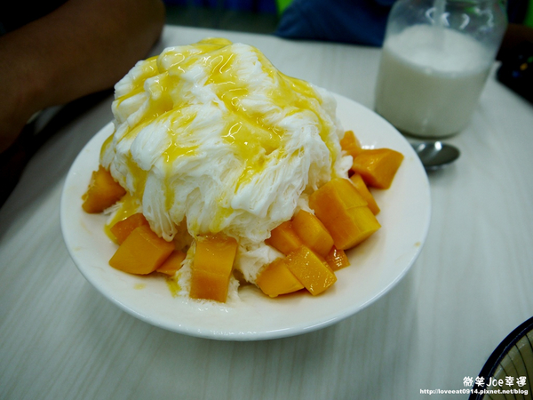 兩碗公冰 明道店：[台中烏日]兩碗公冰!水果冰品專賣，雪花冰粉消暑。