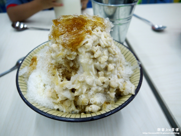 兩碗公冰 明道店：[台中烏日]兩碗公冰!水果冰品專賣，雪花冰粉消暑。