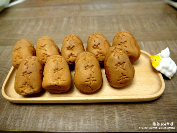 惡魔天使霜淇淋：[台中南屯]惡魔天使霜淇淋，路過被餐車小萌牛吸引!