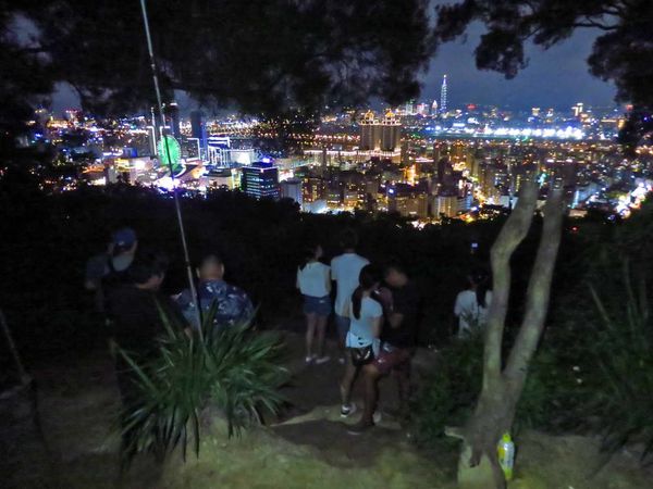 【台北旅遊】劍南山夜景-不用爬山也能看到台北夜景