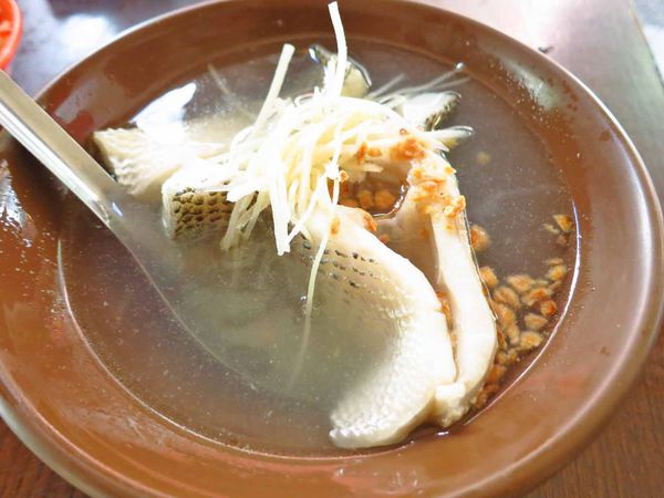 【台北萬華美食】廣州街鮮魚湯-新鮮的鱸魚湯